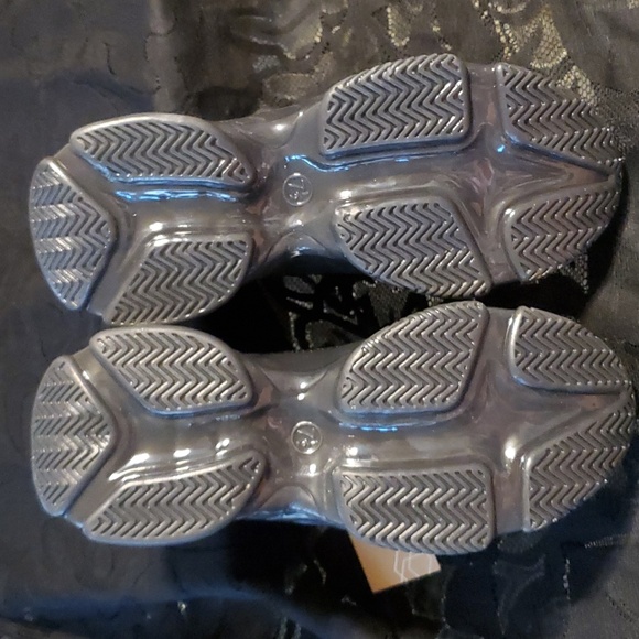 NEW WITH TAG, Madden NYC Sneakers - Picture 3 of 6